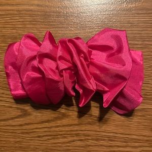 3 pc pink hair pins.